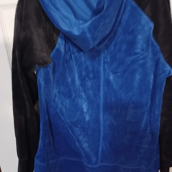 Everlast Blue and Black Zip Up Sweater - Picture 4 of 6